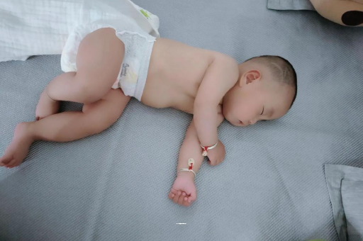 自贡宝宝积食发烧怎么处理